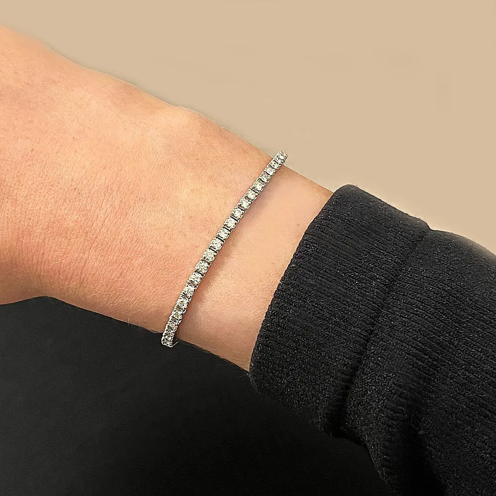 18ct White Gold 2.33cts Brilliant Cut Diamond Line Tennis Bracelet