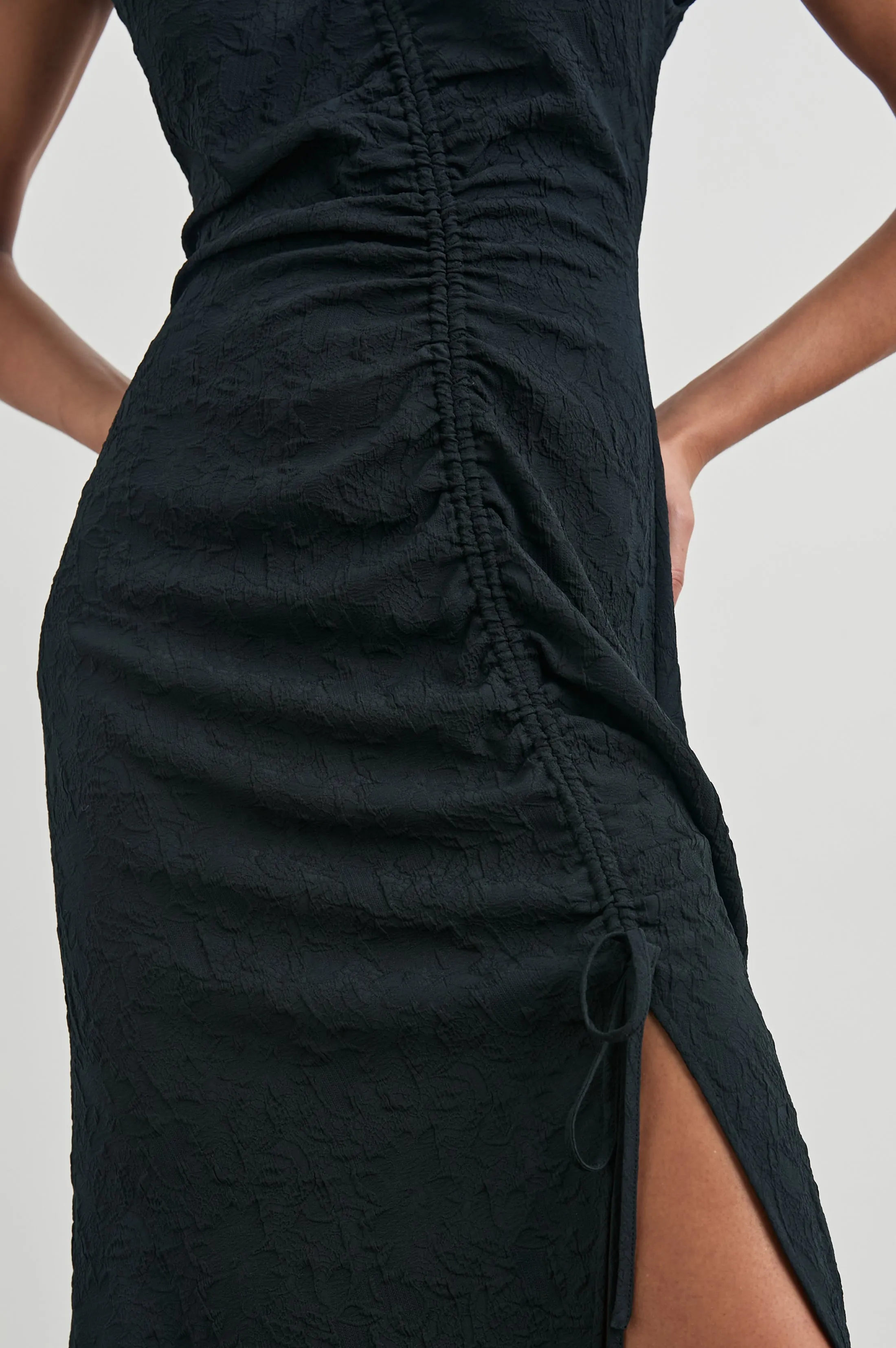 AUREN DRESS - BLACK JACQUARD Rails