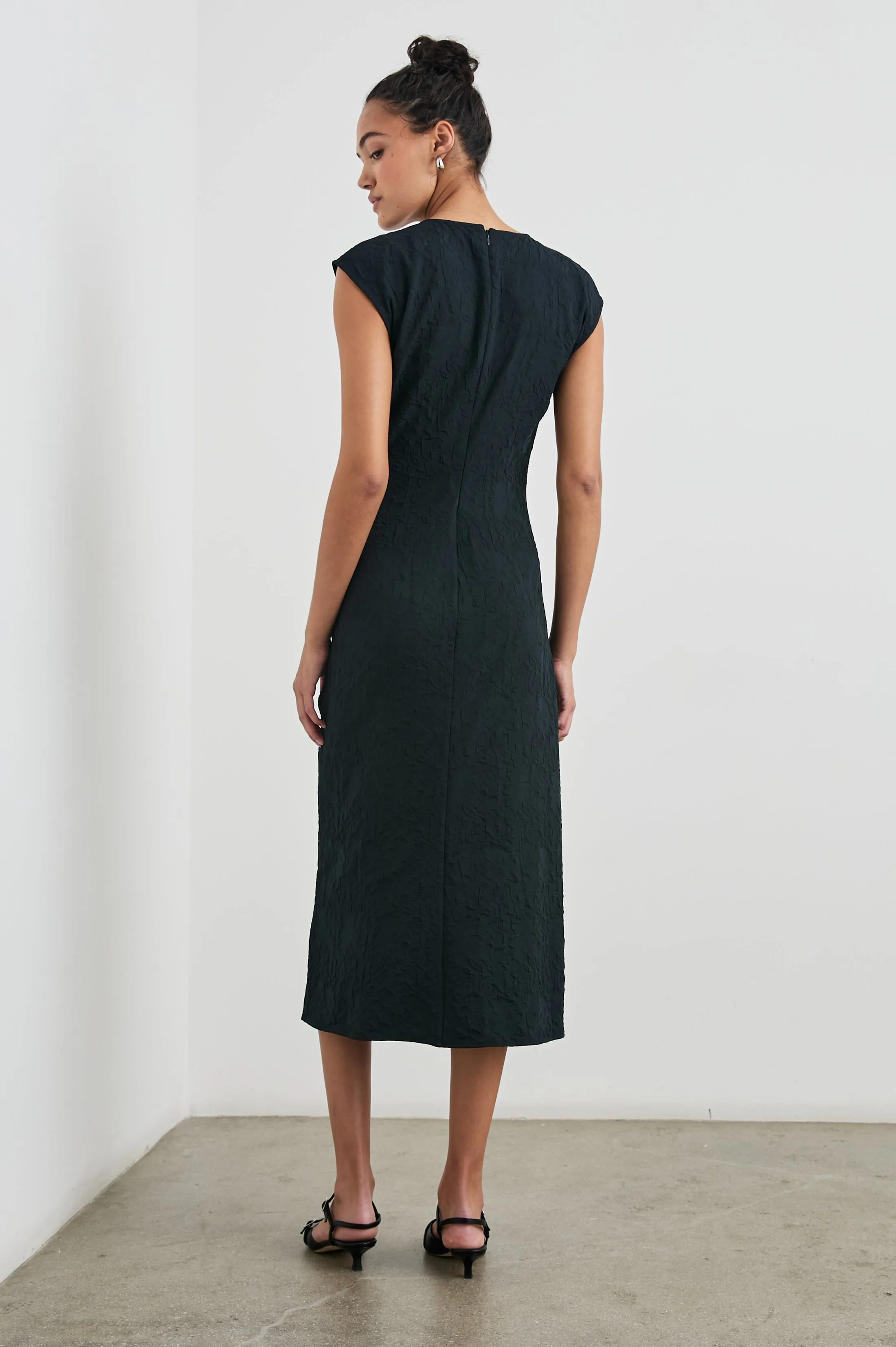AUREN DRESS - BLACK JACQUARD Rails