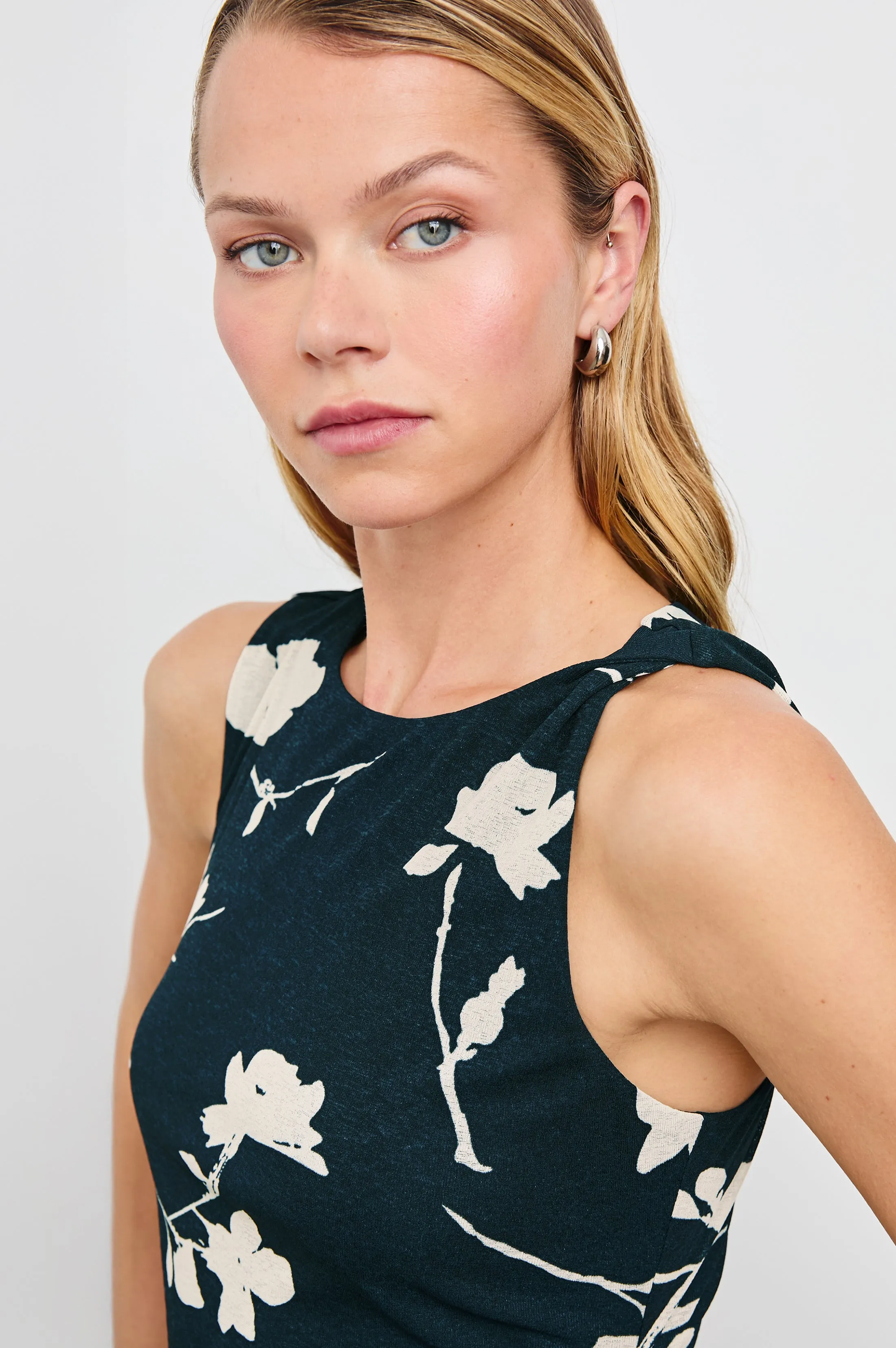 DAIJA DRESS - MIDNIGHT ROSES Rails