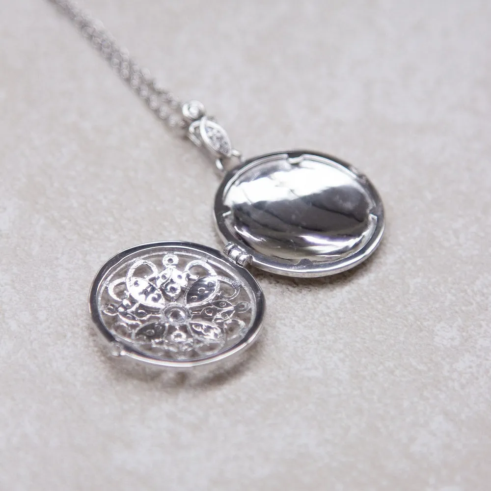 Diamonfire Sterling Silver Cubic Zirconia Round Medallion Filigree Locket and Chain P4613