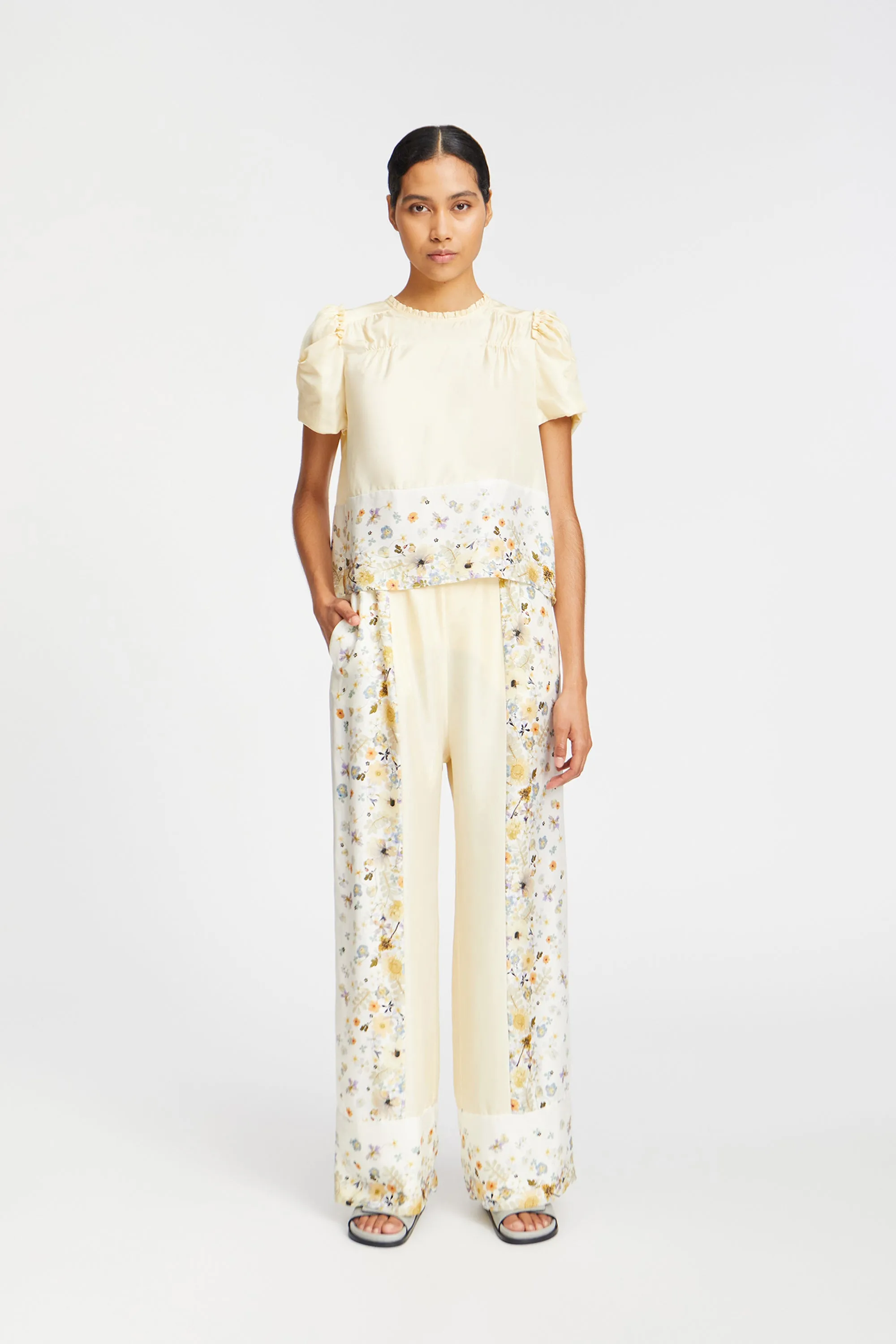 FAHSAI SILK - CREME Munthe