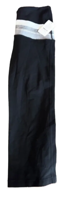 Lululemon Black Flared Capris Leggings w/Accent Waistband Size 4 MSP$128