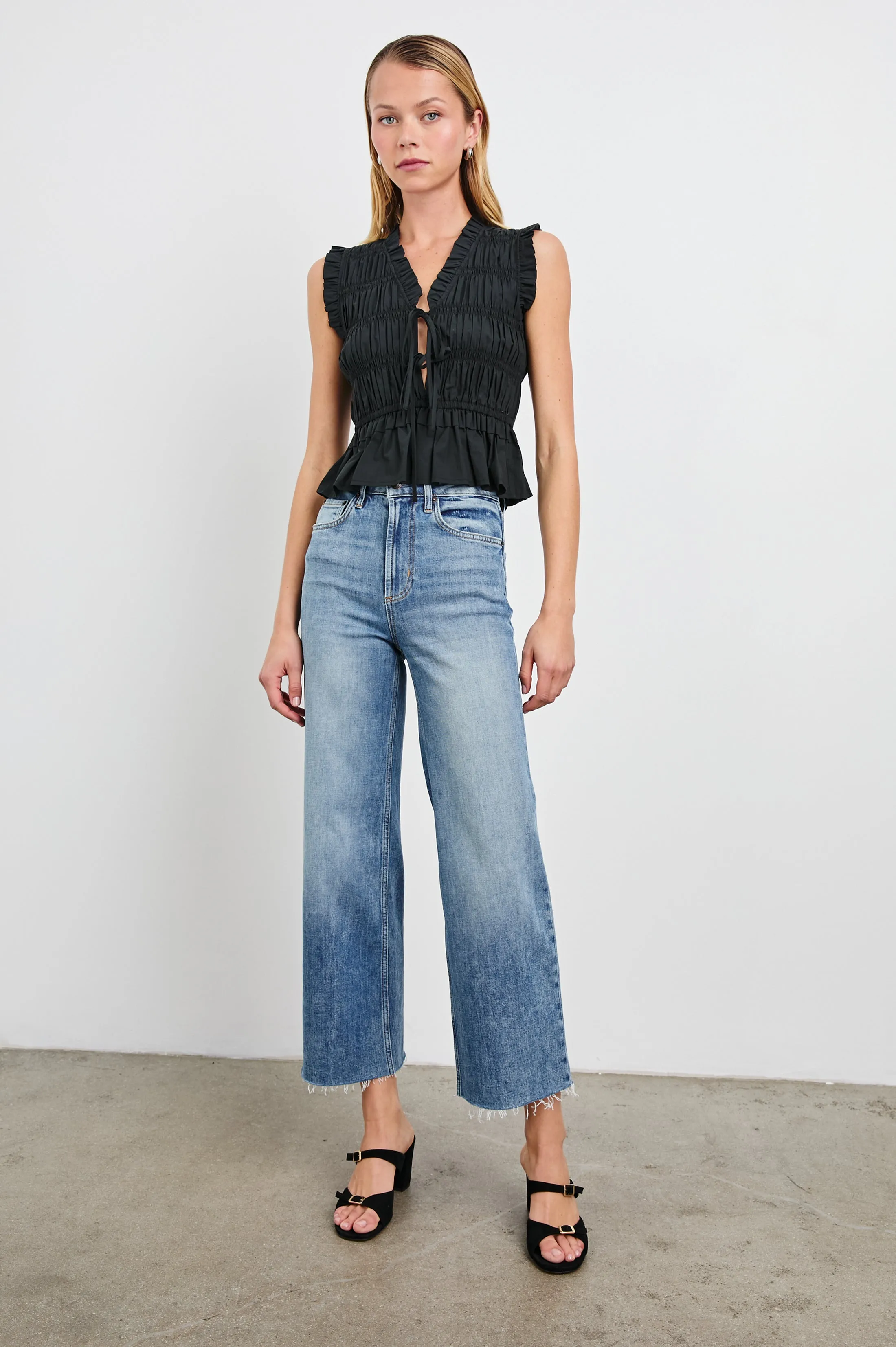 MARTINE TOP - BLACK Rails