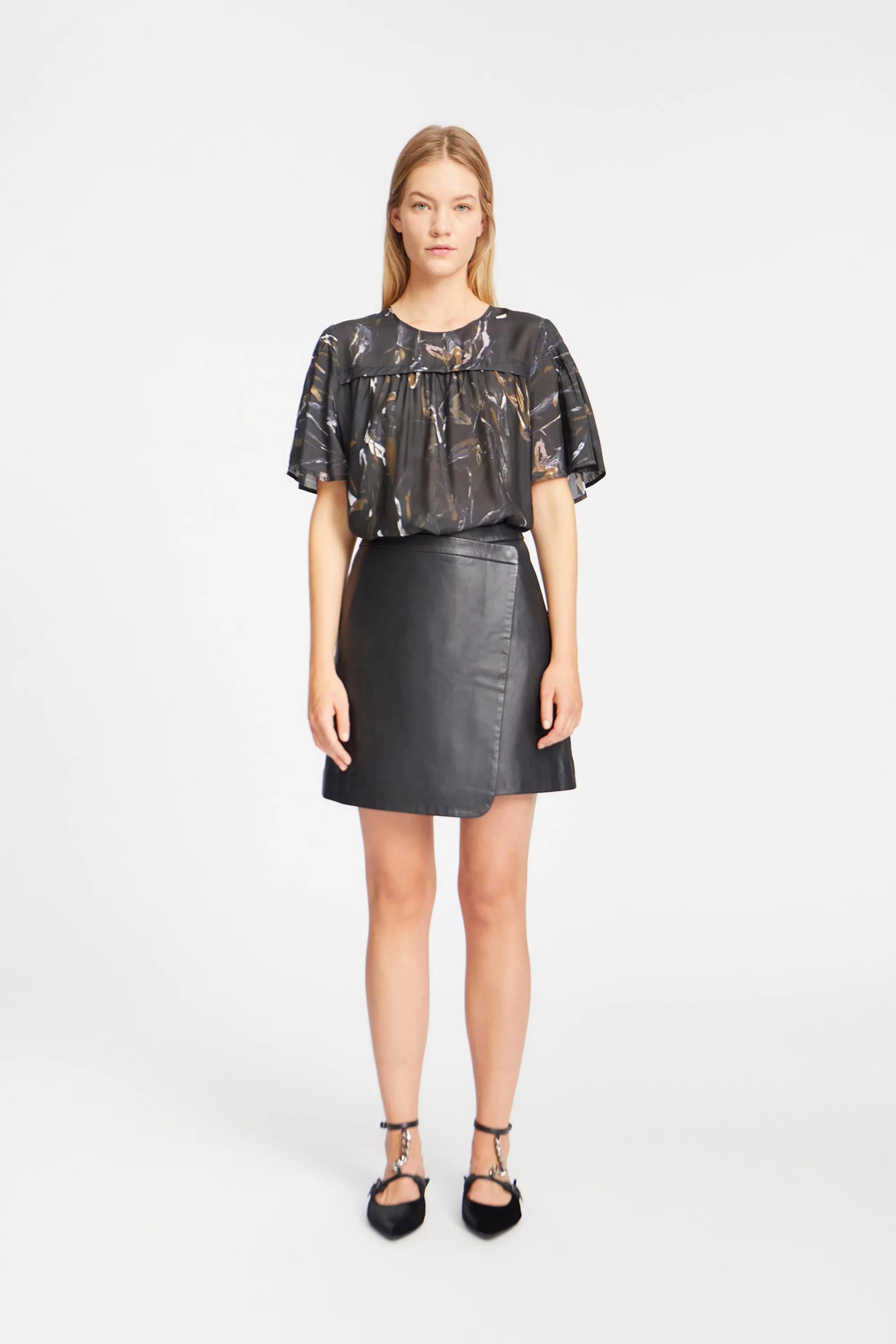PEZI - BLACK Munthe