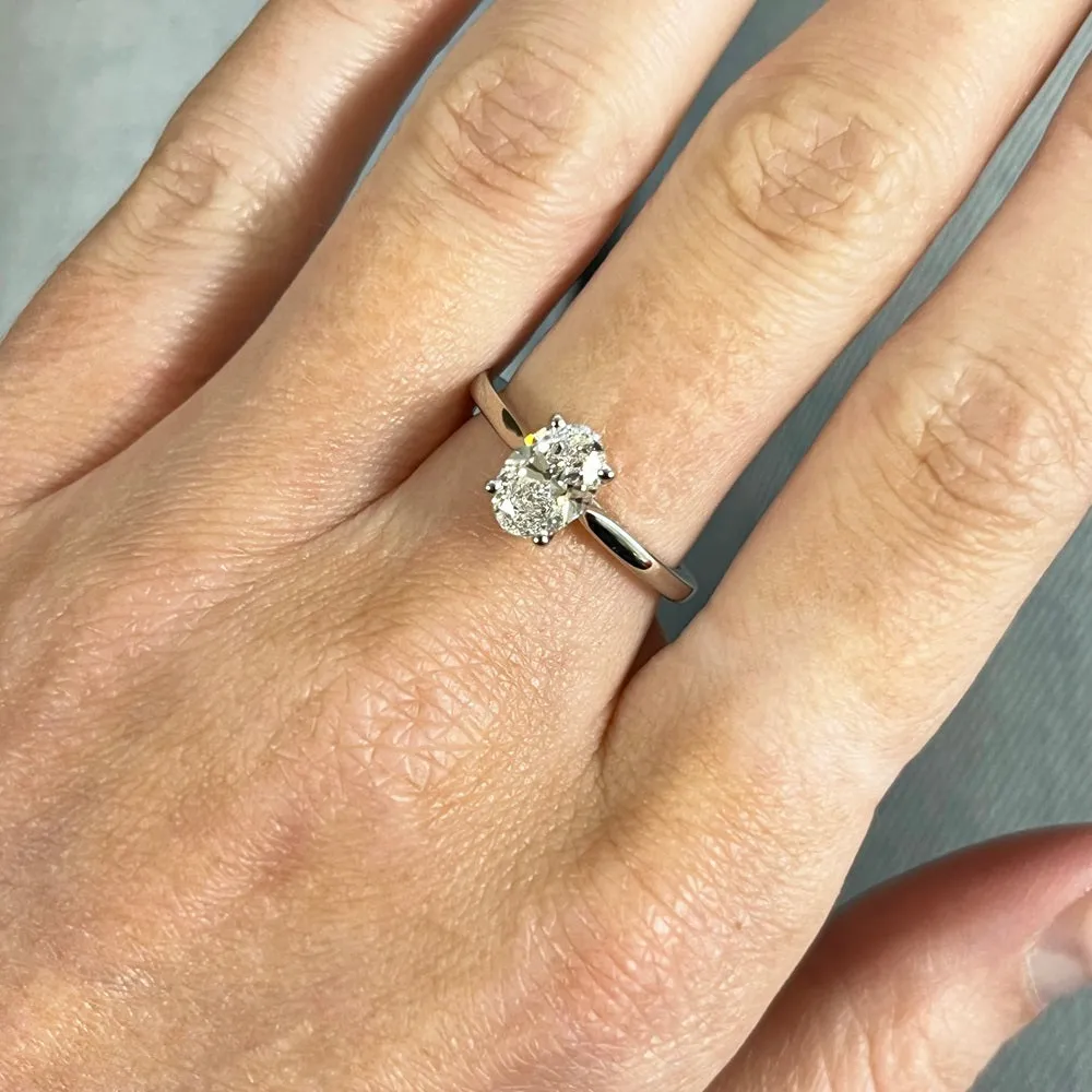 Platinum 1.00ct Oval Brilliant Cut Lab Grown Diamond Solitaire Ring D VS1