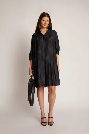 THAYA - NAVY Munthe