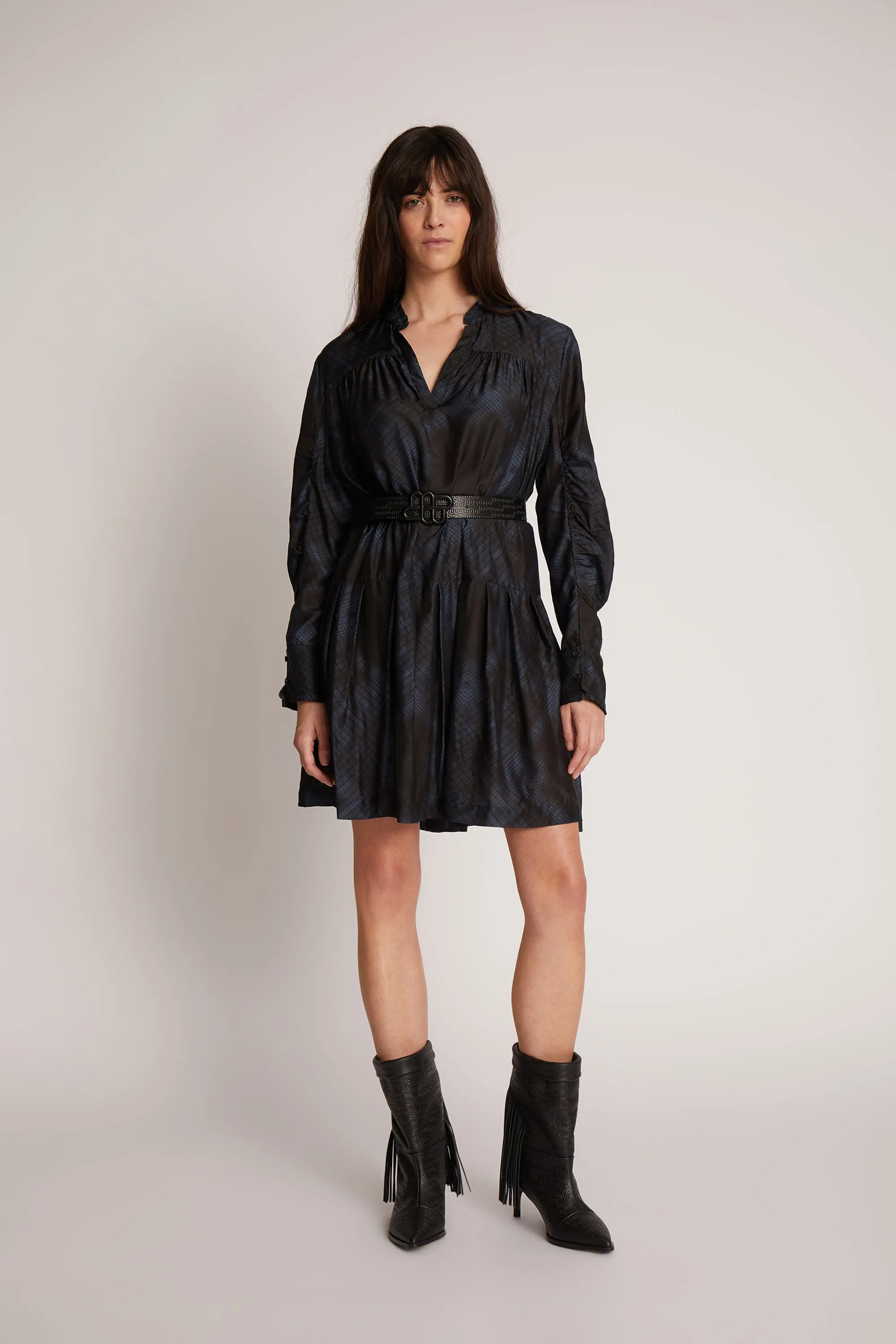 THAYA - NAVY Munthe