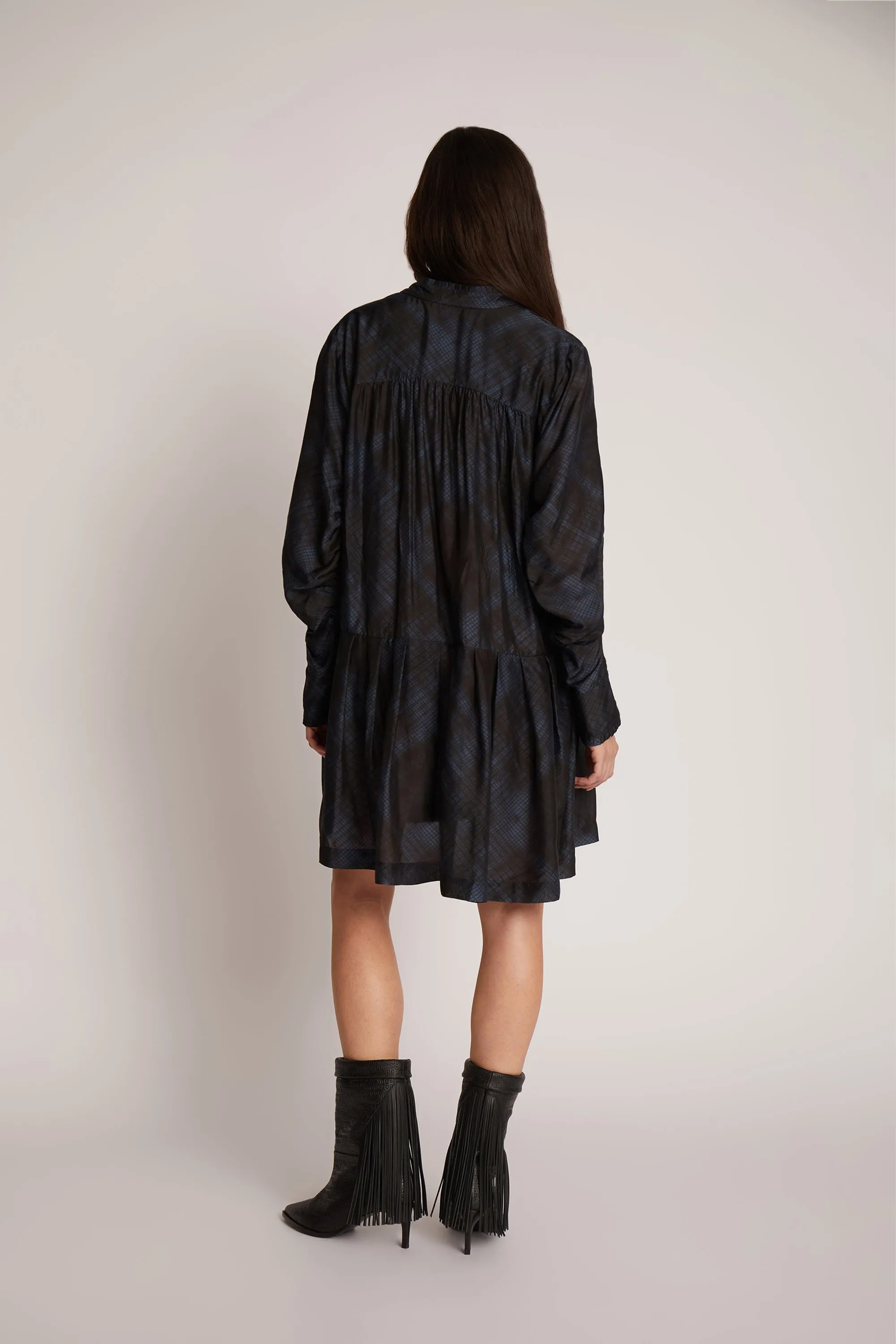 THAYA - NAVY Munthe
