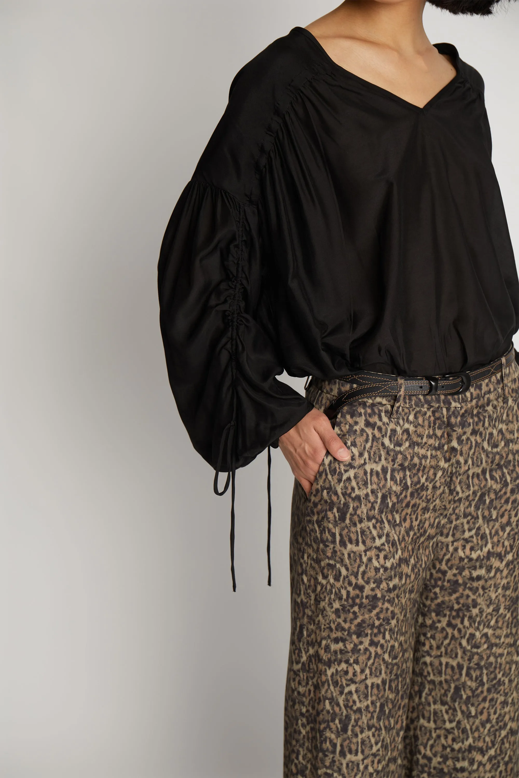 TOMALLY - BLACK Munthe